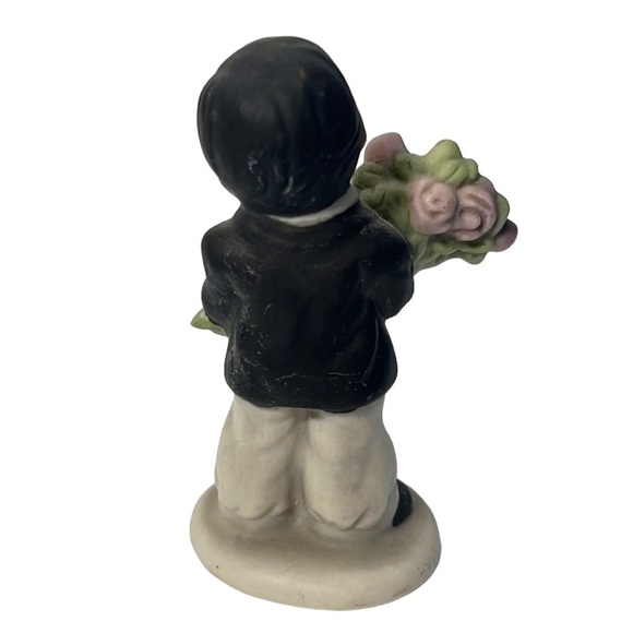 Enesco Boy Pretty As A Picture Figurine 1998 NBM Bahner Studios Roses Porcelain - Picture 5 of 7